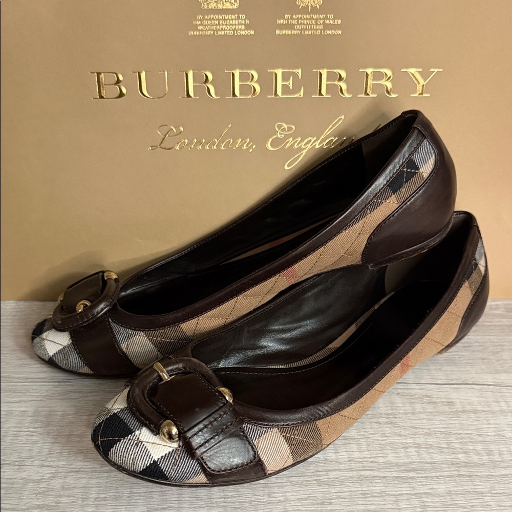 Burberry Women's Checkered Flats - Brown and Black; 39/8.5